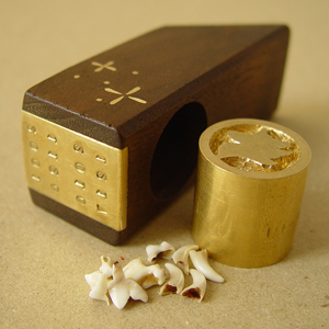 象嵌のマックの歯のケース